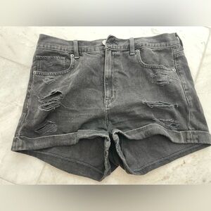 American Eagle Mom short, black jean , distressed size women’s 8, gently worn